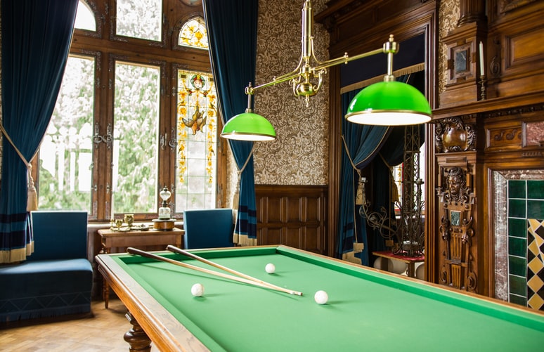 Private pool table