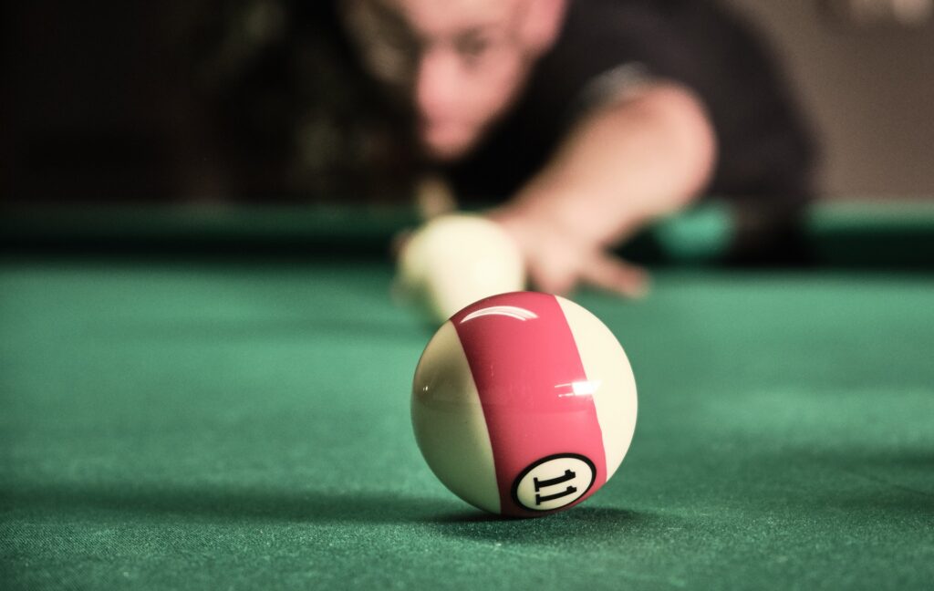 Selective focus of billiard ball