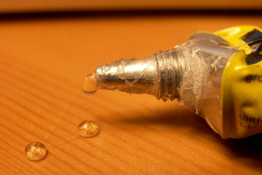 Best Glue for Pool Cue Tips [2024 Review] MoreThanBilliards